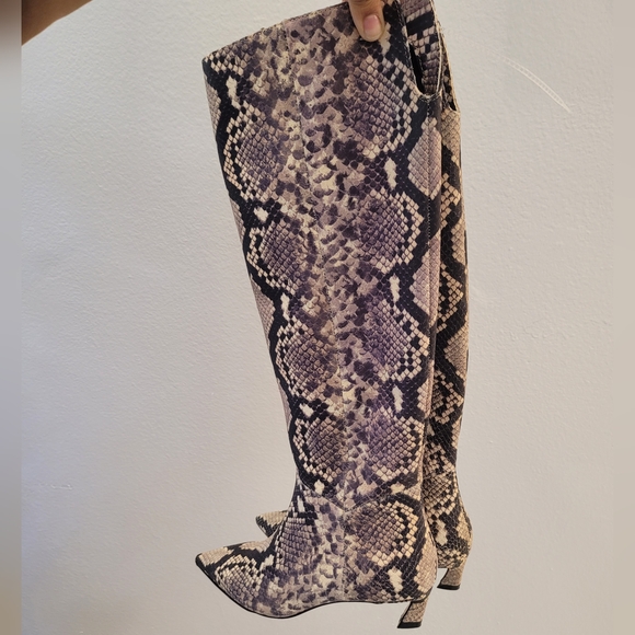 Gianni Bini Beige and Black Heeled Boots Size 7M - Picture 2 of 12